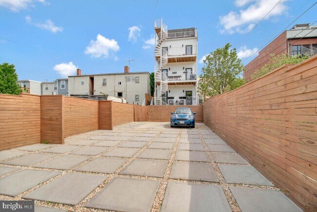 Building Photo - 1151 Oates St NE