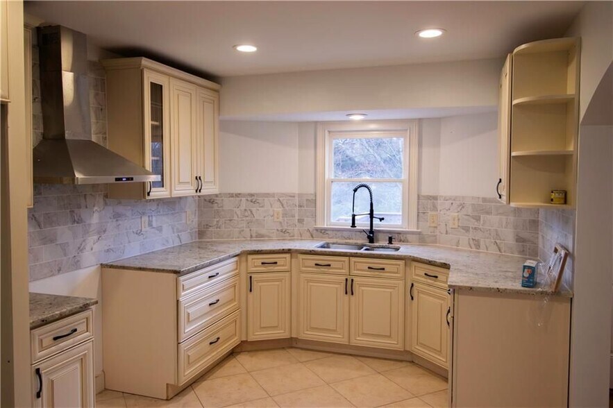 Building Photo - 1292 Monfort Rd