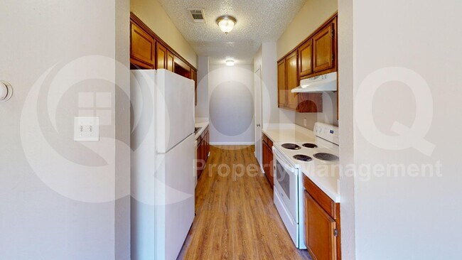 Building Photo - 722 Prairie Creek Dr