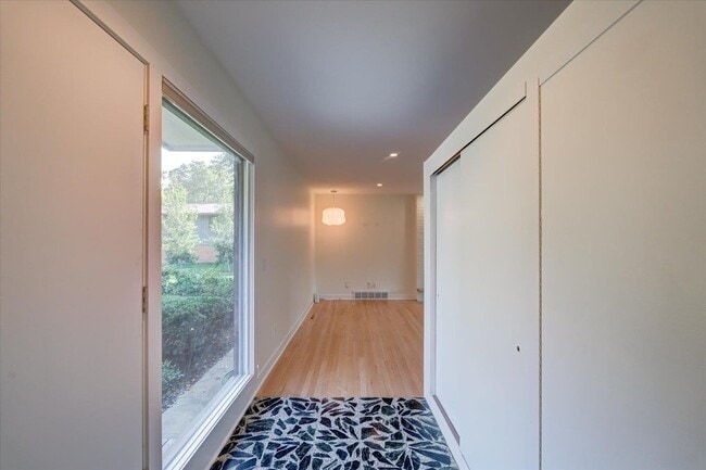 Building Photo - 5813 Anchorage Ave
