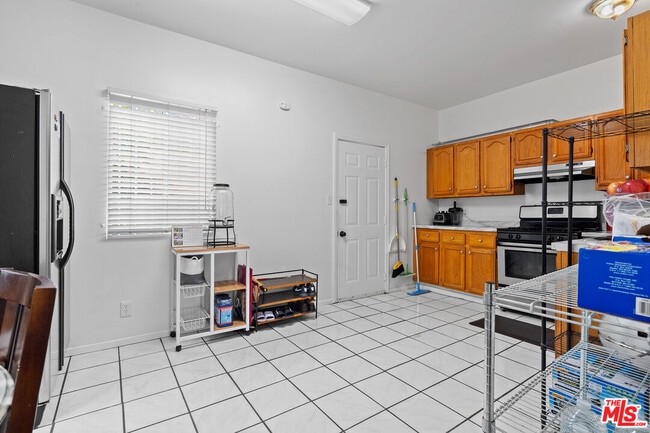Building Photo - 2963 San Marino St