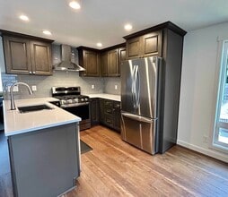 Building Photo - 6571 Amy Ln NE