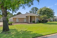 Building Photo - 374 S Shore Dr