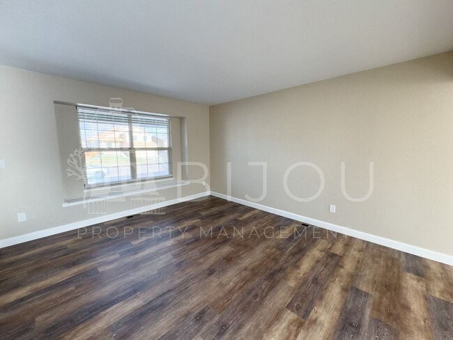 Building Photo - 1461 Grass Valley Dr