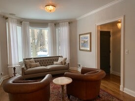 Building Photo - 1221 W Eddy St