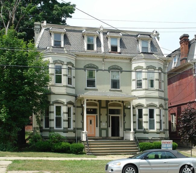 Building Photo - 332 W 6th St