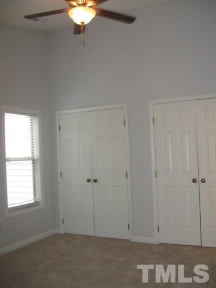 Building Photo - Room in Townhome on Sunpointe Dr