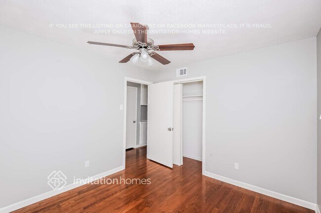 Building Photo - 8514 Sweetwater Dr
