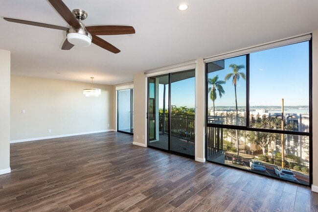 Building Photo - Stunning Bay View Condo in Bankers Hill