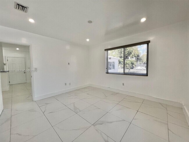 Building Photo - 62 NE 78th St