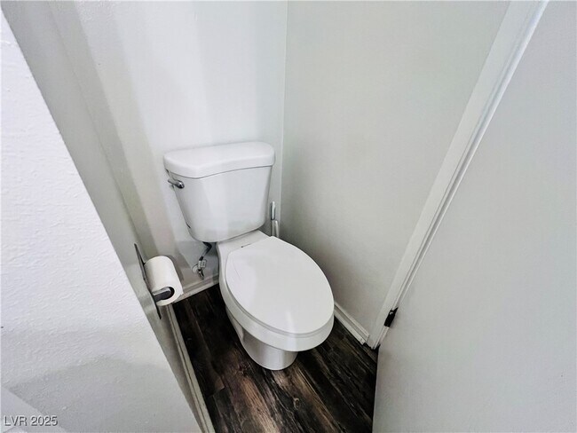 Building Photo - 5048 Spencer St