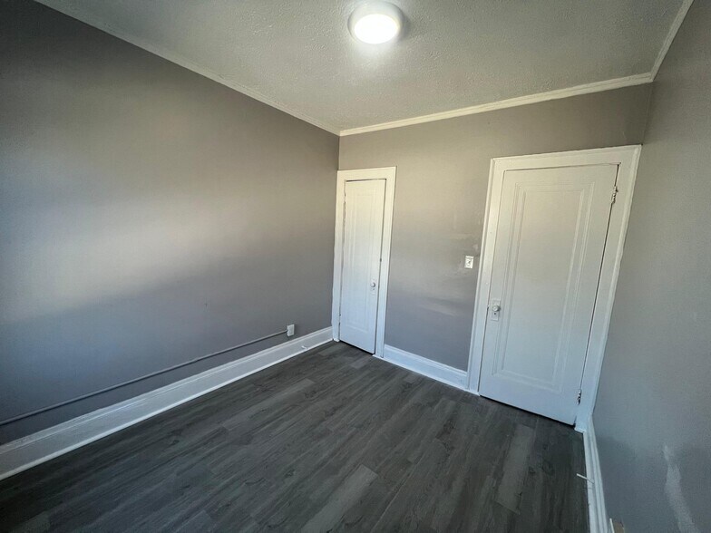 Building Photo - 392 E 147th St