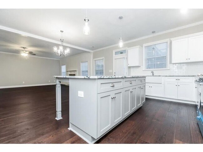 Building Photo - 210 Palisade Rdg