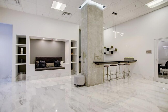 Building Photo - 5925 Almeda Rd