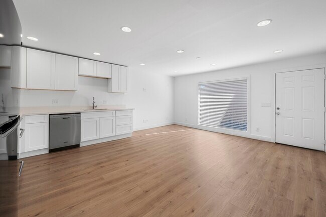 Building Photo - 234 Westheimer Rd