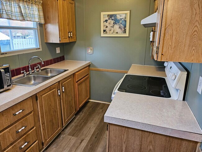 Building Photo - 279 Tricycle Hill Ln