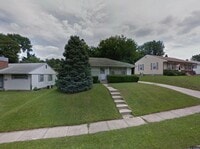 Building Photo - 3 Bedroom 1 Bath House in Great Neighborhood