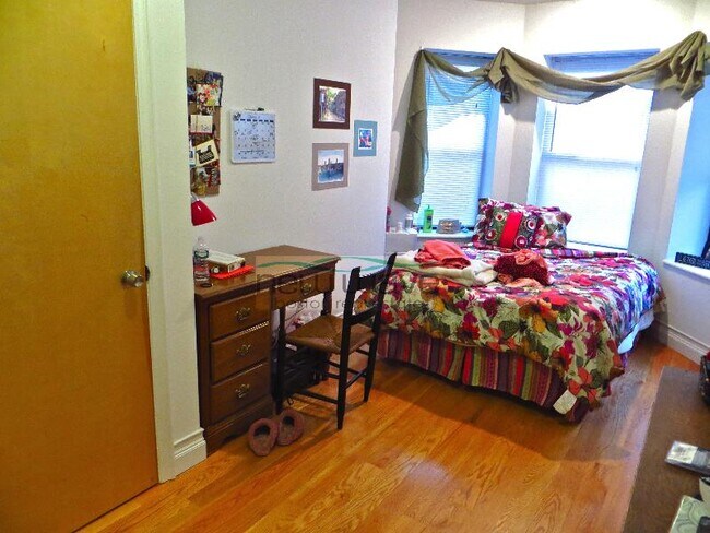 Primary Photo - 64 Louis Prang St