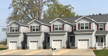 Building Photo - 112 N Maple St
