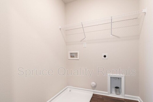 Building Photo - 216 McClellan Trail