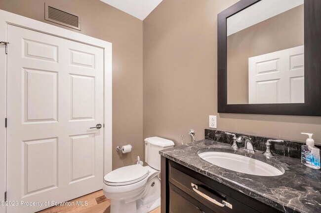 Building Photo - 509 Bogart Pl