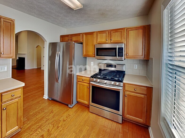 Building Photo - 406 Redwood Trail