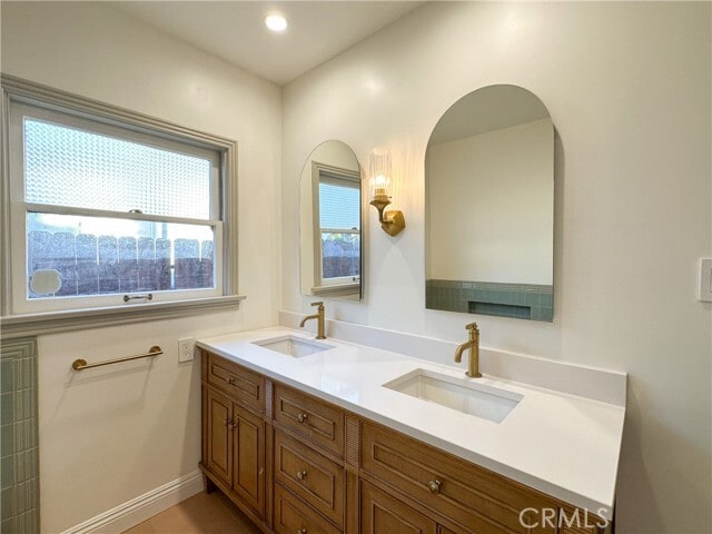 Building Photo - 2315 N Flower St