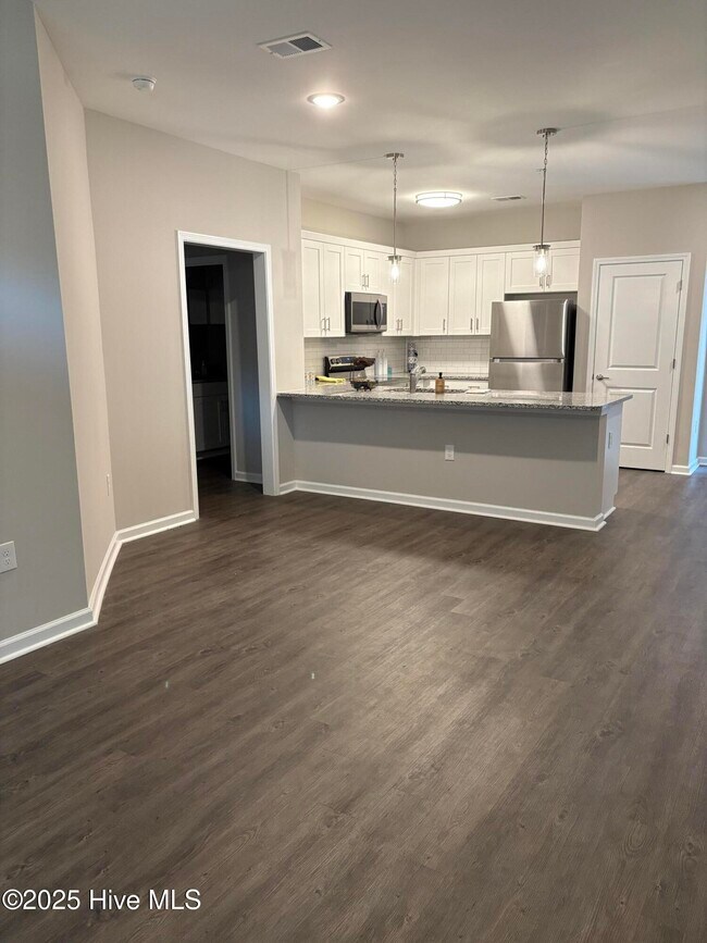 Building Photo - 5630 Lucas Ct