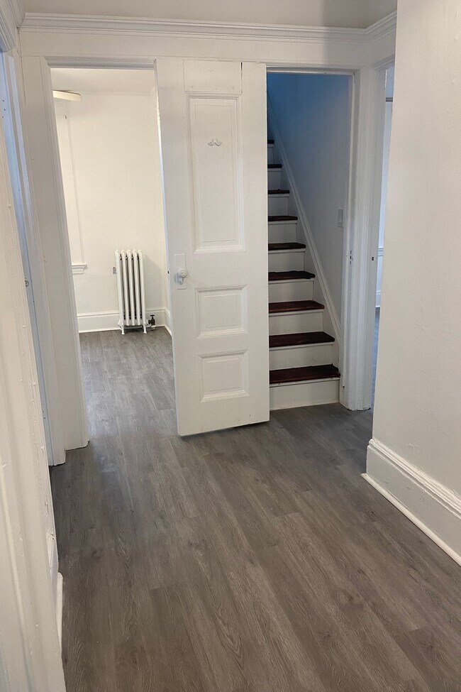 Building Photo - 2 Hasbrouck Ave