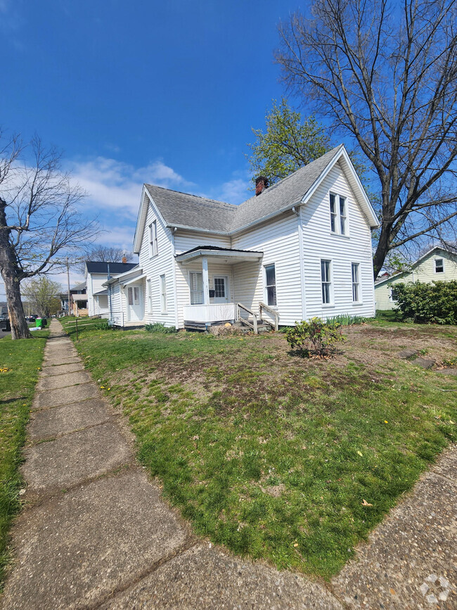 Building Photo - 631 S 7th St