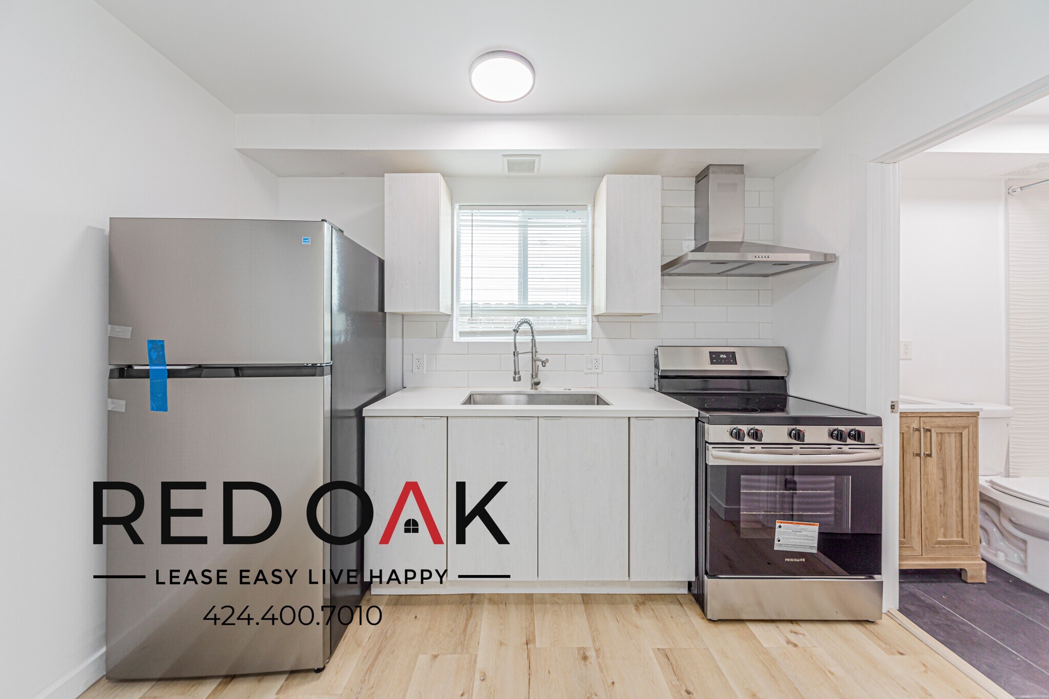 Building Photo - 211 W 47th St