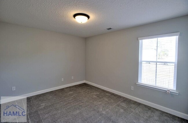 Building Photo - 546 Fairview Cir