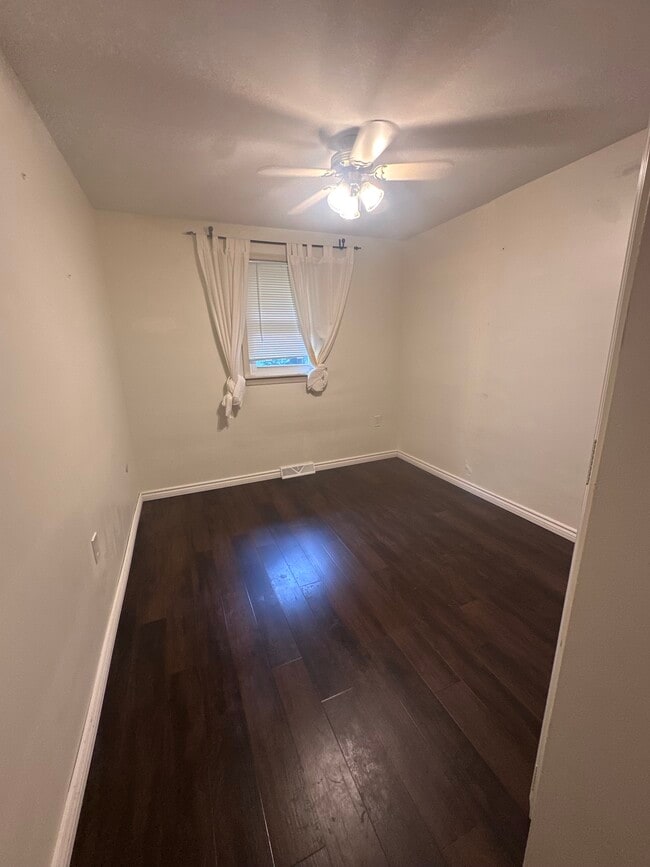 Building Photo - 7650 Aster Cir