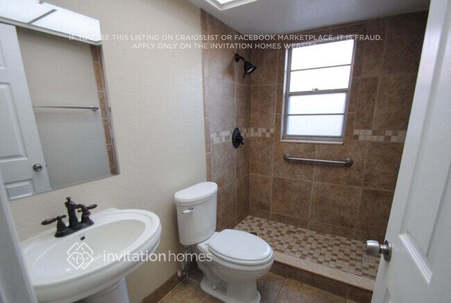Building Photo - 1405 Barcelona Ct