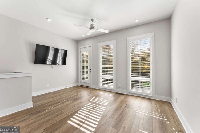 Building Photo - 1272 Longreen Ter NW