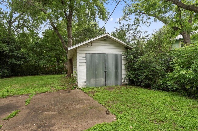 Building Photo - 1511 Alguno Rd