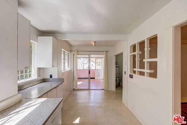 Building Photo - 835 N Ogden Dr