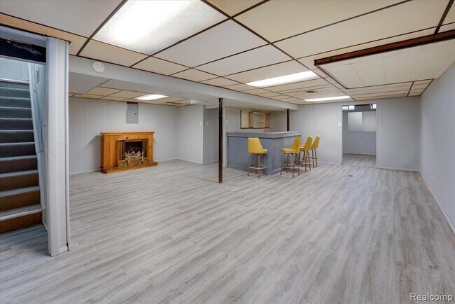 Building Photo - 32536 Warner Dr