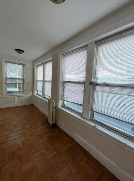 Building Photo - 813 Lenox Rd