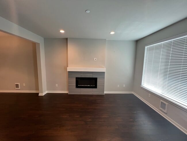 Building Photo - 14913 48th Ave W