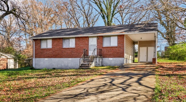 Building Photo - ???? Fully Renovated 3 Bedroom Home in a Convenient Clarksville Location!