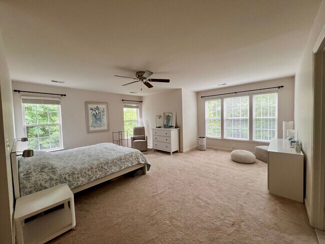 Building Photo - 5920 Nicolet Ct