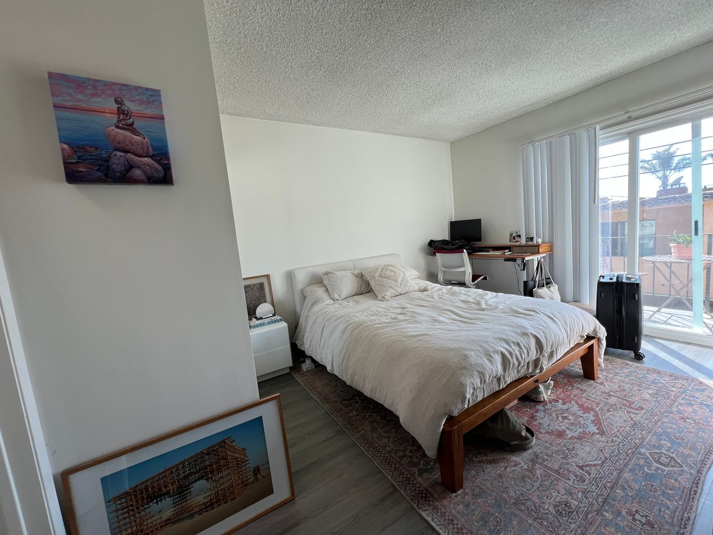 Building Photo - 3359 Mentone Ave