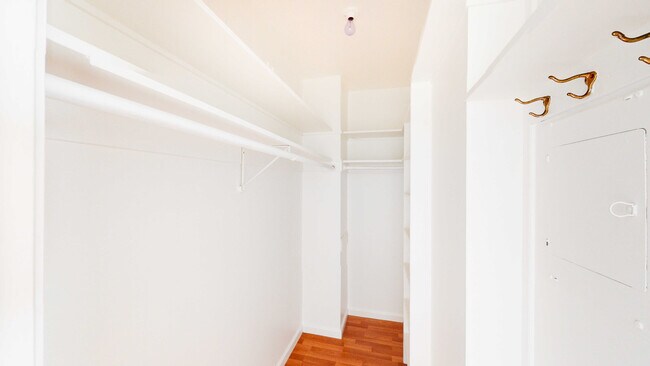 Building Photo - 2640 Greenwich St