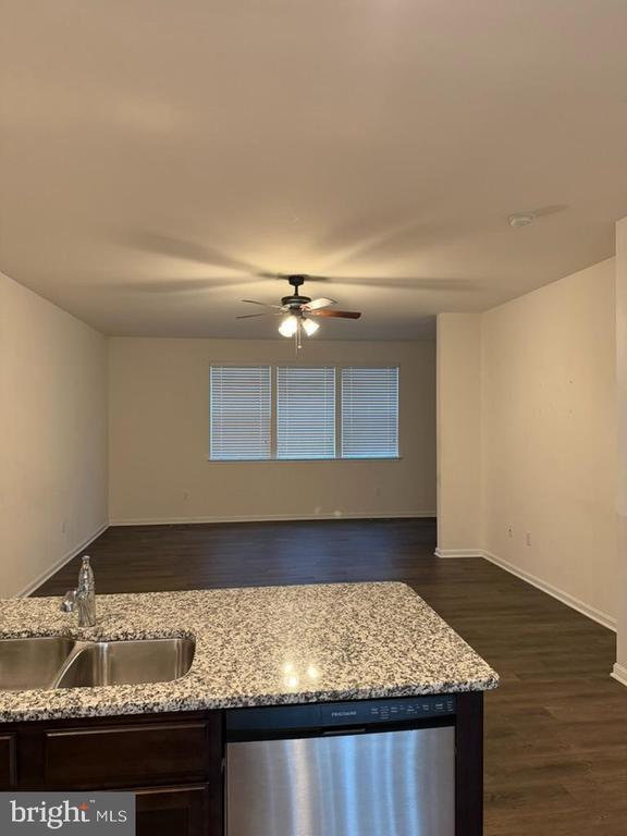 Building Photo - 293 Magellan Dr