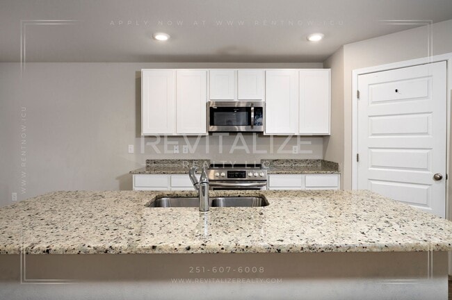 Building Photo - Beautiful 2-Story 5 BD 3 BA House in Spani...