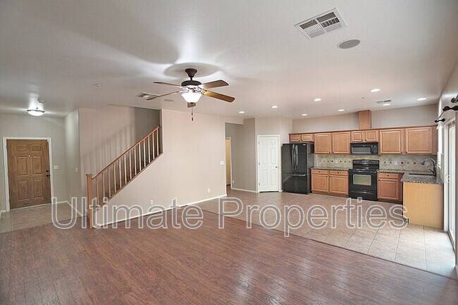 Building Photo - 8856 W Aster Dr