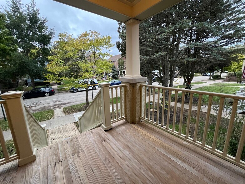 Building Photo - 541 Wesley Ave