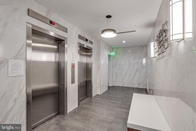 Building Photo - 2101 Chestnut St