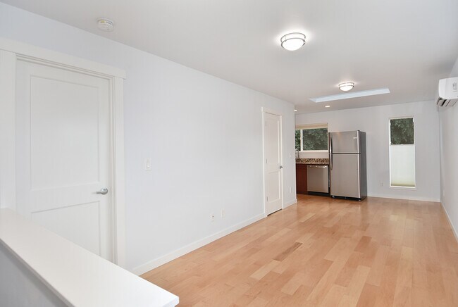 Building Photo - Beautiful Newer Construction (2019) 1 Bedroom/1 Bath ADU in Convenient Location (Central District)